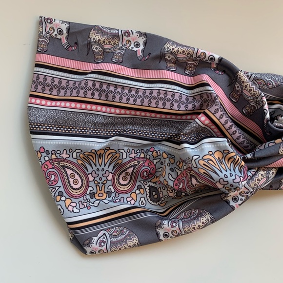 Knotted Head Wrap - Picture 3 of 3